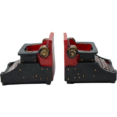 مسند كتب آلة كاتبة عتيقة